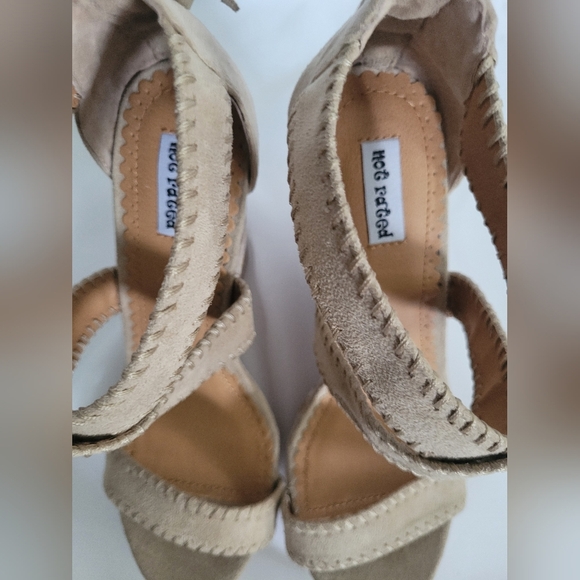 New Not Rated 9.5 Native American Strappy High Wedge Sandals Oatmeal - Picture 6 of 7